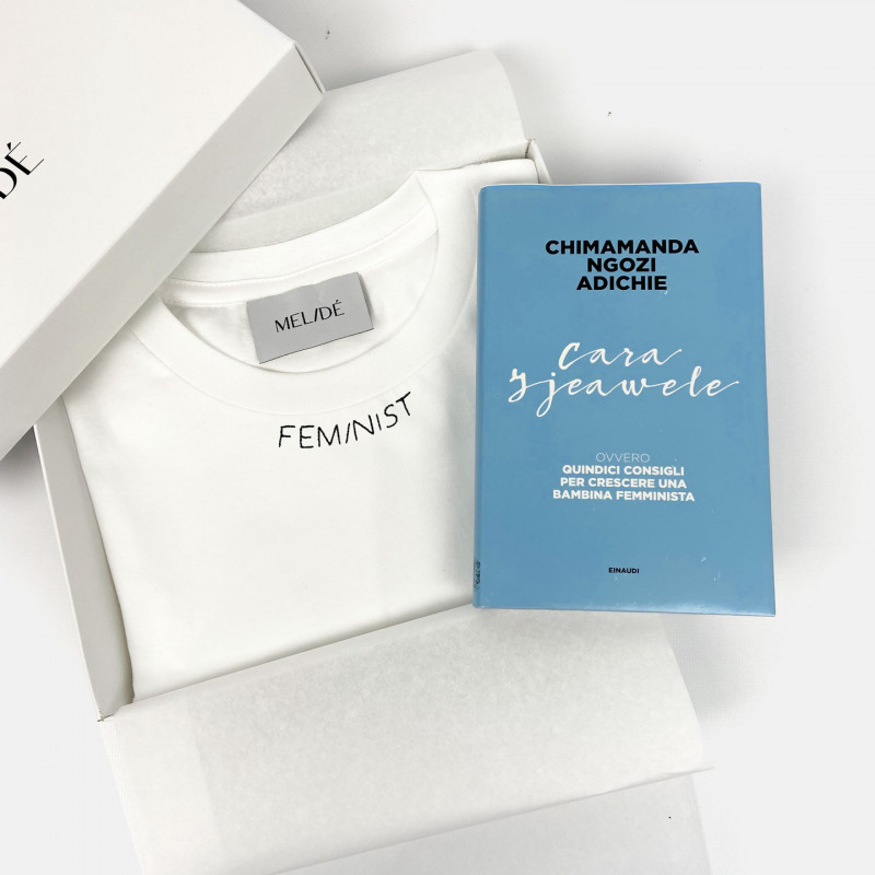 The Feminist t-shirt + libro